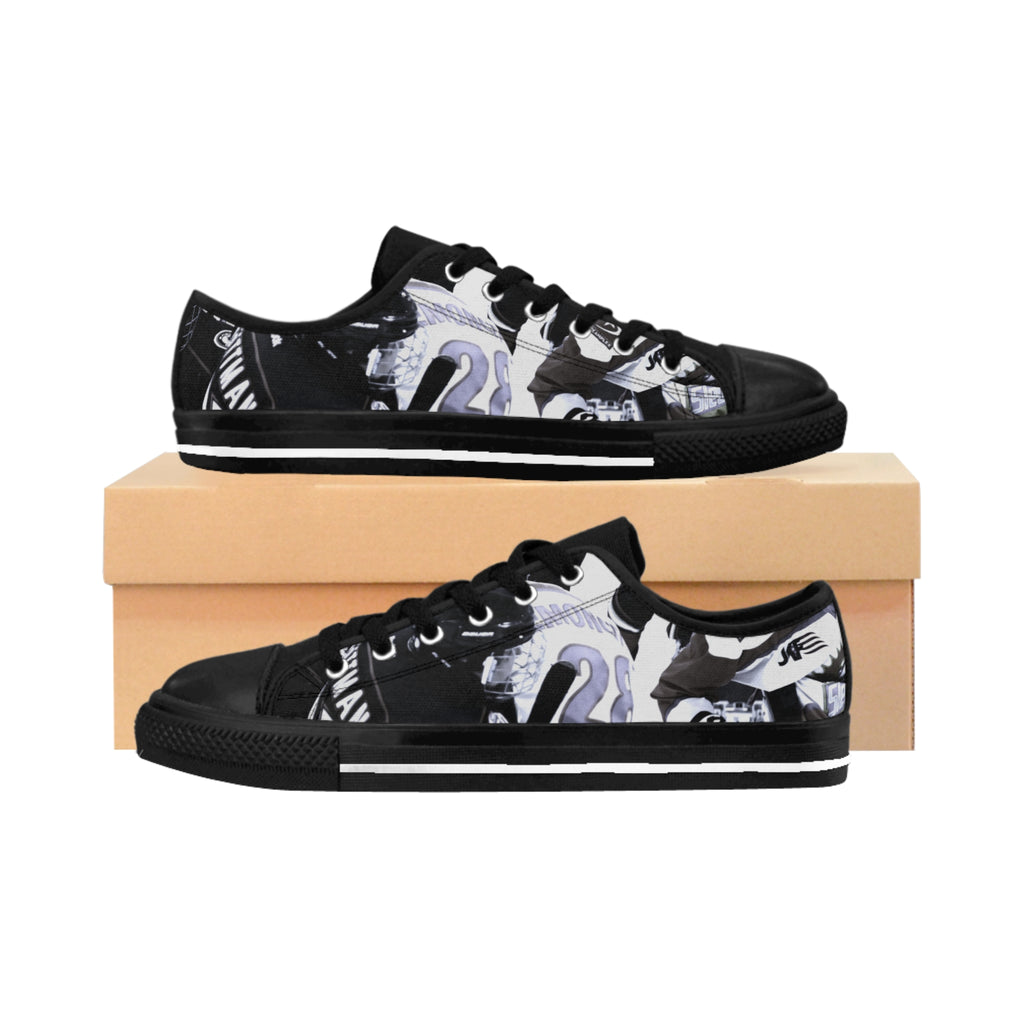 Women's Graphic Sneakers — Black Street Art Low-Top Shoes